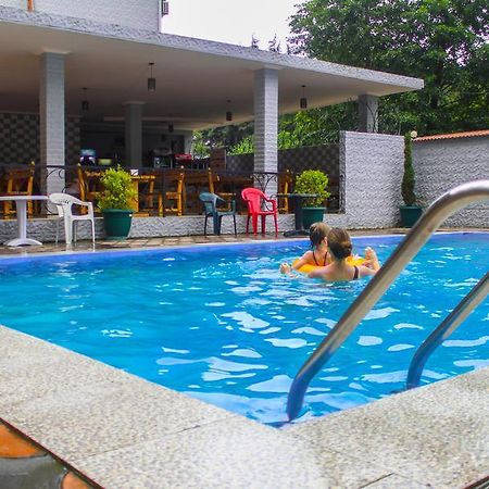 Hulus Hotel Махинари Екстериор снимка