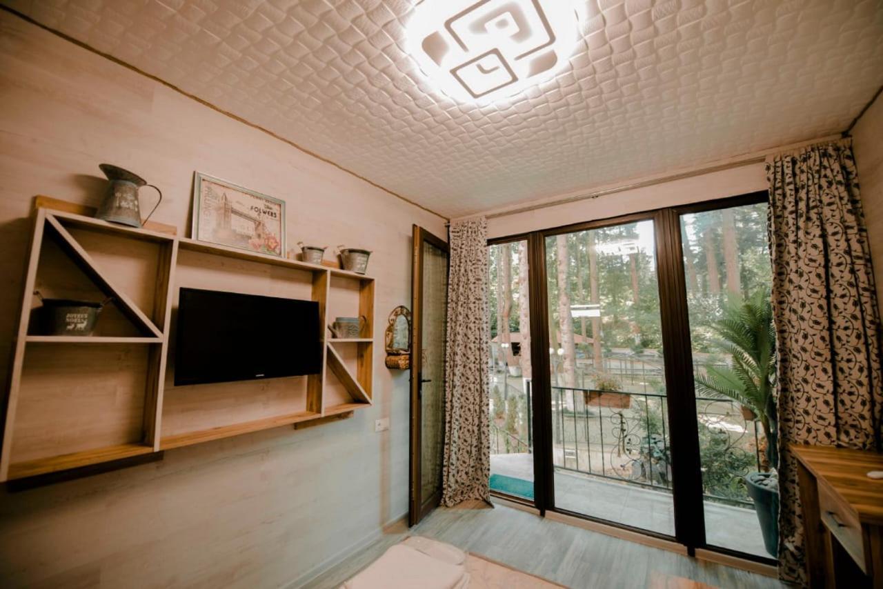 Hulus Hotel Махинари Екстериор снимка