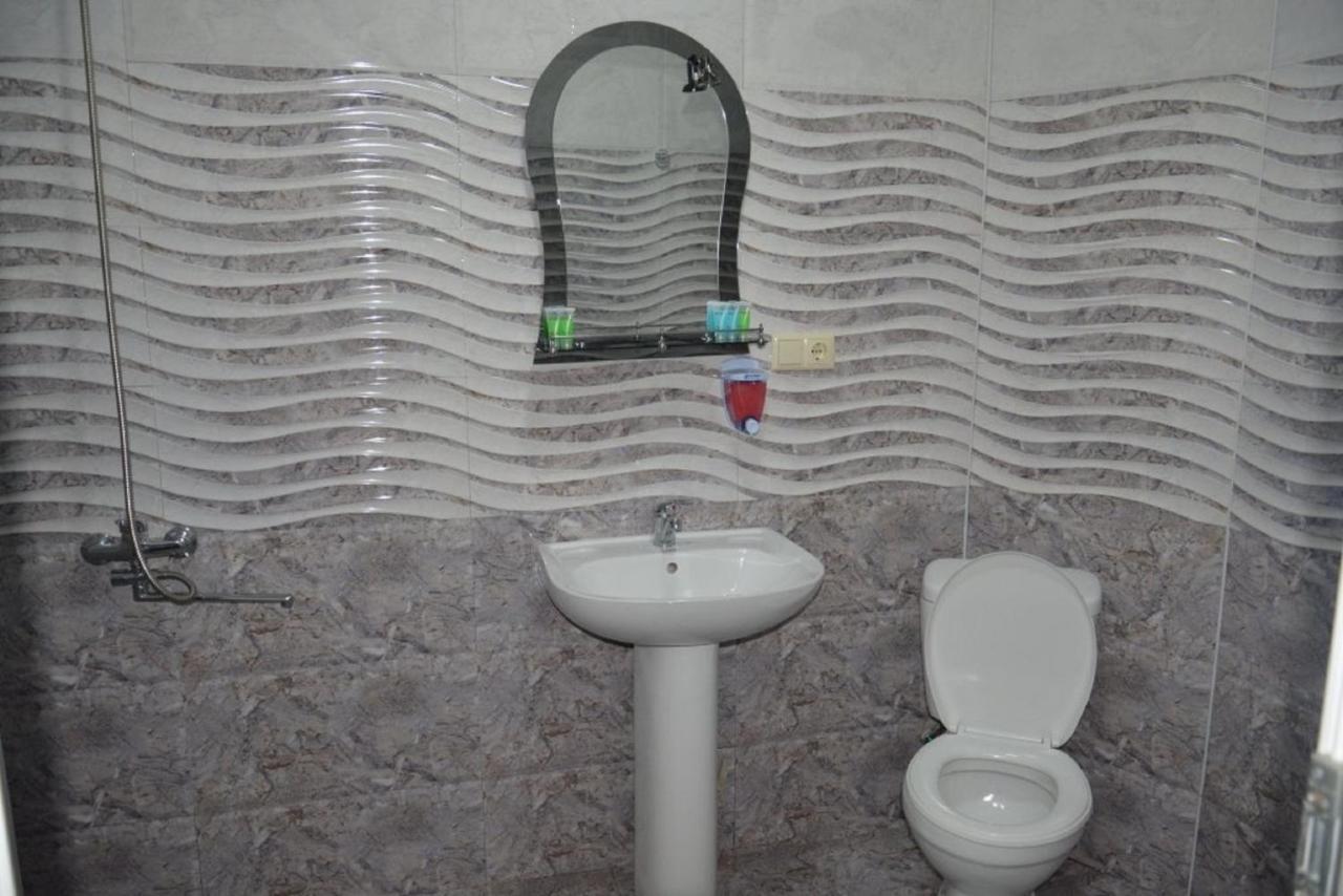 Hulus Hotel Махинари Екстериор снимка