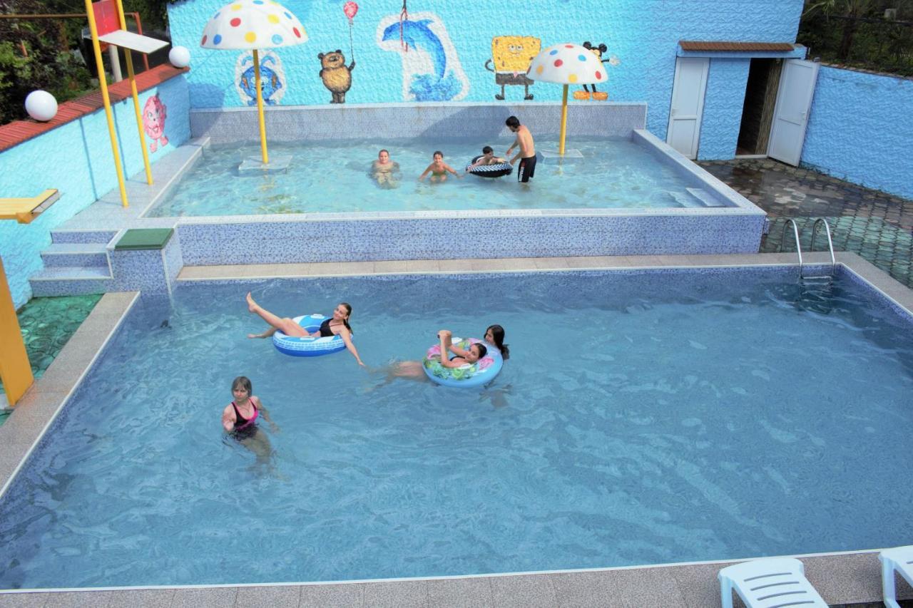Hulus Hotel Махинари Екстериор снимка