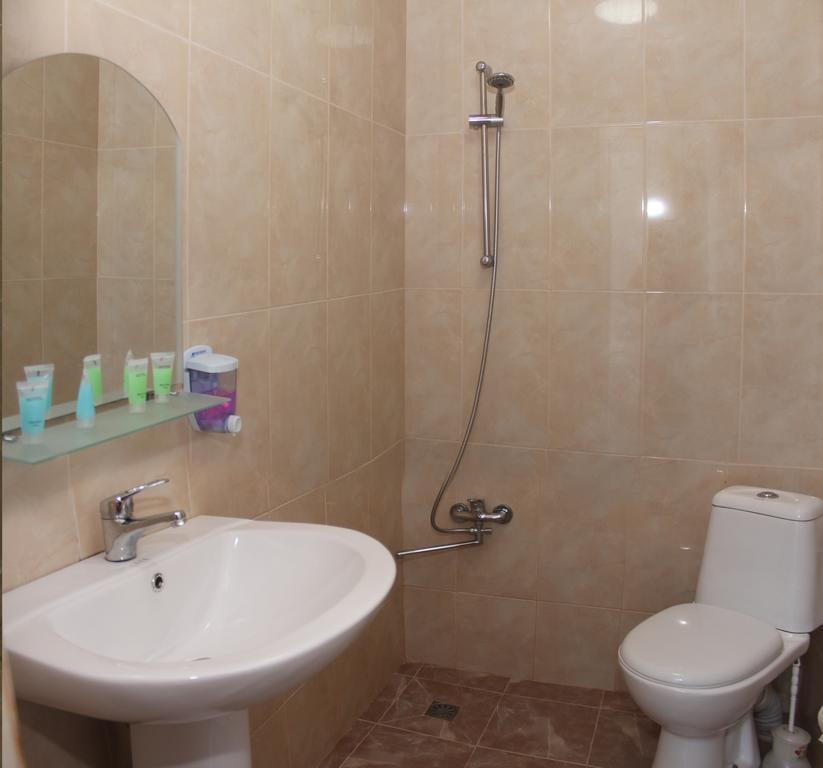 Hulus Hotel Махинари Екстериор снимка